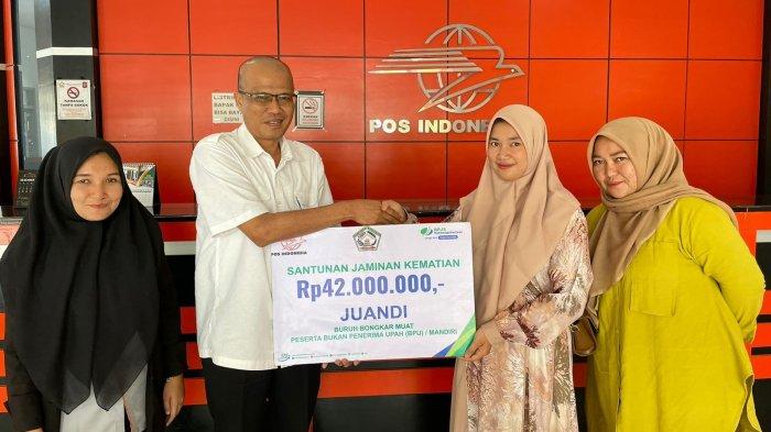 BPJS Ketenagakerjaan Serahkan Santuan Kematian untuk Ahli Waris Buruh di Aceh Tengah